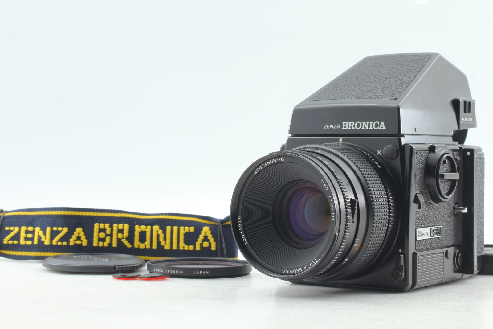 Zenza Bronica GS-1 6x7 medium format camera with AE Finder G and Zenzanon PG 100mm f/3.5, inspected in Kyoto